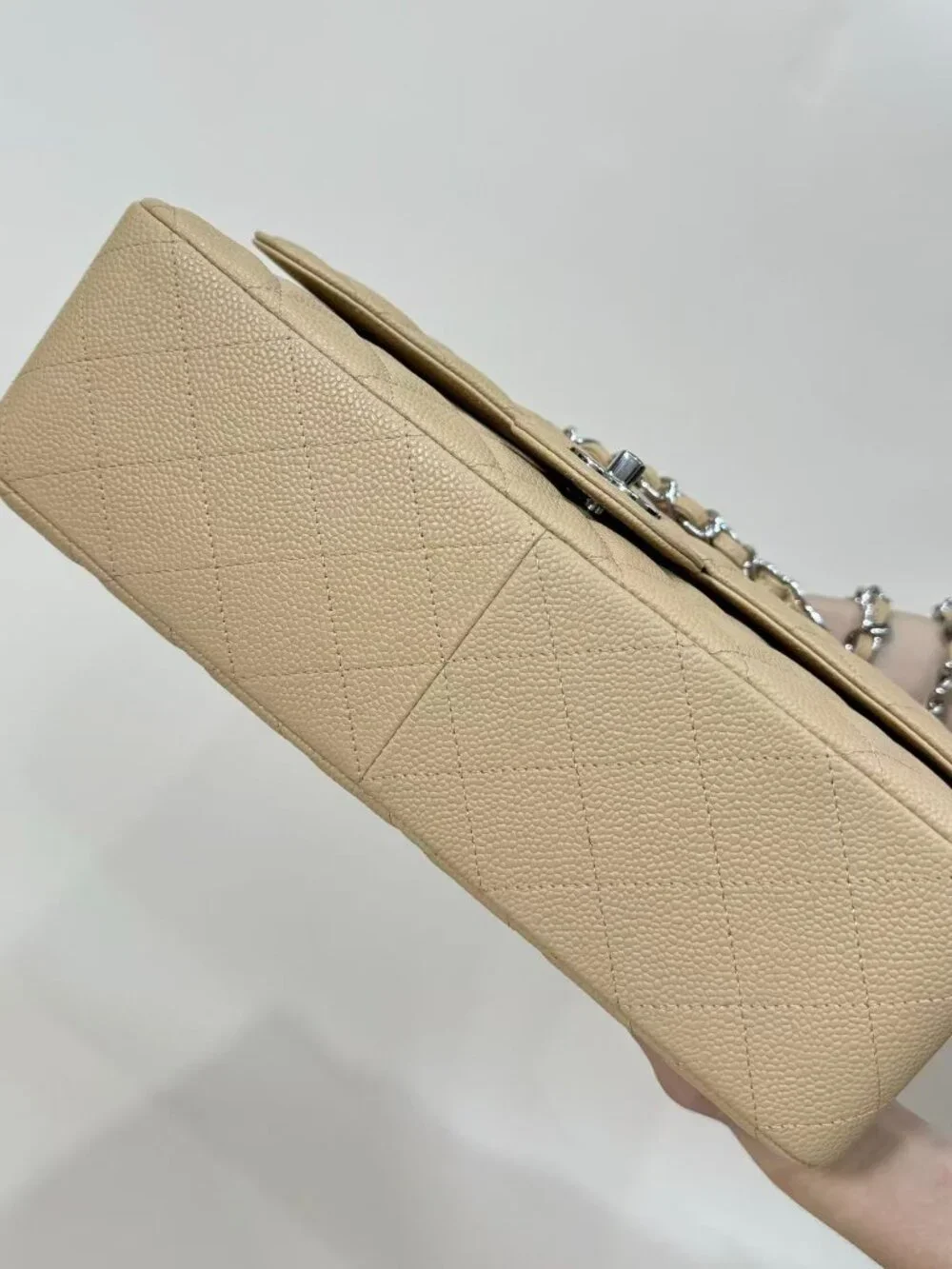 Classic CHANEL Bag: A Stylish and Versatile Choice for Elegance